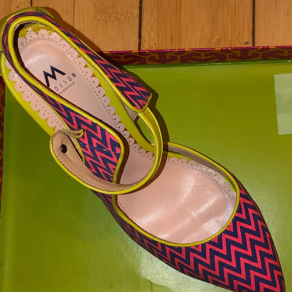 A Pop Statement Of Color Pumps ! - image 2